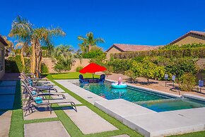 Desert Escape with Pool, Firepit, Putting Green