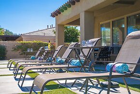 Desert Escape with Pool, Firepit, Putting Green