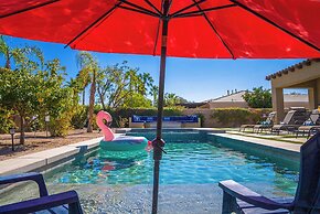 Desert Escape with Pool, Firepit, Putting Green