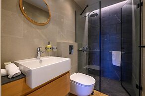 Vrahos Executive Suite