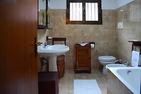 Ca Bearly in Nesso With 1 Bedrooms and 1 Bathrooms