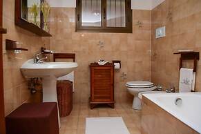 Ca Bearly in Nesso With 1 Bedrooms and 1 Bathrooms