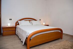 Ca Bearly in Nesso With 1 Bedrooms and 1 Bathrooms