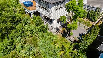 The Perfect Spacious 2BR Getaway-Netflix