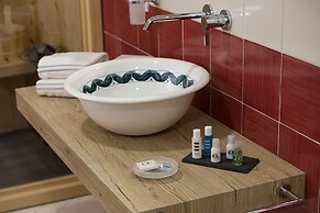 Lidia Rooms & Suites