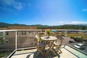 Moonlight by Avantstay Modern Home w/ Views & Direct Access to Rockawa