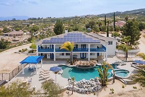 Le Grand Bleu by Avantstay Luxury Hilltop Estate
