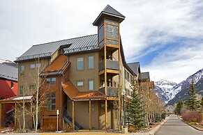 Lulu City 5B by Avantstay Across From Lift #7 10-minute Walk to Downto