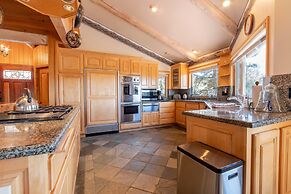 Timberline Lodge by Avantstay Secluded Hill Top Home w/ Incredible Vie