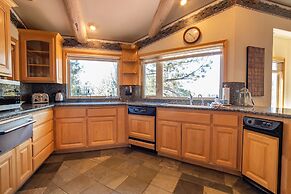 Timberline Lodge by Avantstay Secluded Hill Top Home w/ Incredible Vie