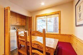 Clover by Avantstay Gorgeous Ski In/ Ski Out Home w/ Game Room & Hot T