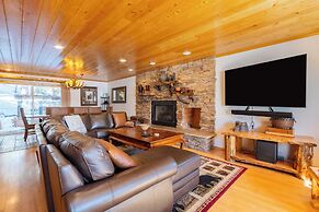 Clover by Avantstay Gorgeous Ski In/ Ski Out Home w/ Game Room & Hot T