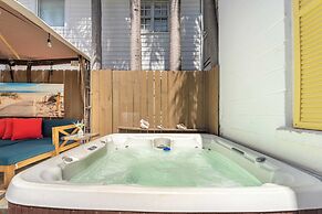 Casita de Catherine by Avantstay 1 Block to Duval St w/ Hot Tub!