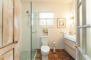 Casita de Catherine by Avantstay 1 Block to Duval St w/ Hot Tub!