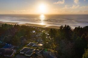 Seagrove by Avantstay Treetop Haven w/ Coastal Views