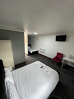 OYO Stay Inn Express