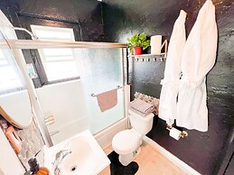 ITH Hermosa Beach Surf Hostel LAX