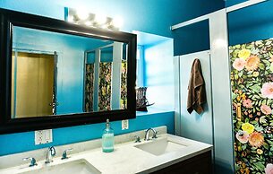 ITH Hermosa Beach Surf Hostel LAX