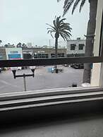 ITH Hermosa Beach Surf Hostel LAX