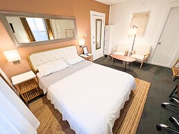 ITH Hermosa Beach Surf Hostel LAX