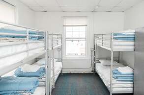 ITH Hermosa Beach Surf Hostel LAX