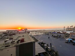 ITH Hermosa Beach Surf Hostel LAX