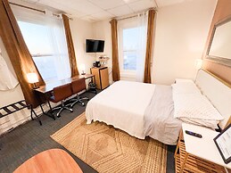 ITH Hermosa Beach Surf Hostel LAX