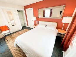 ITH Hermosa Beach Surf Hostel LAX