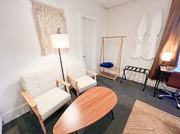 ITH Hermosa Beach Surf Hostel LAX