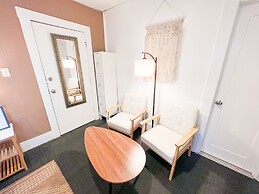 ITH Hermosa Beach Surf Hostel LAX