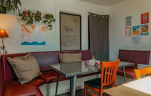 ITH Hermosa Beach Surf Hostel LAX