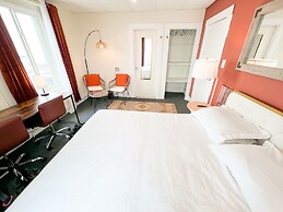 ITH Hermosa Beach Surf Hostel LAX