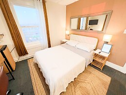 ITH Hermosa Beach Surf Hostel LAX