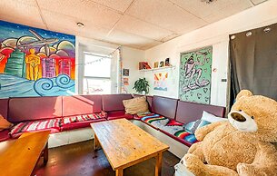 ITH Hermosa Beach Surf Hostel LAX