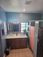 ITH Hermosa Beach Surf Hostel LAX