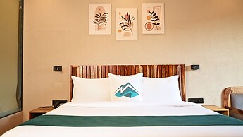The Divine Hills Resort | Suites with Private Pool | Near IIM Udaipur
