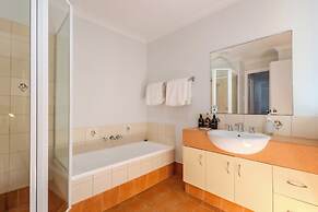 Albany Bayside by the BnB Collection