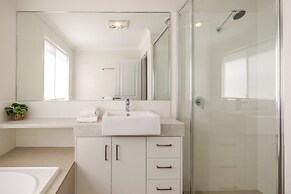 Albany Bayside by the BnB Collection