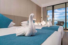 Palau Sunrise Sea View Landison Retreat