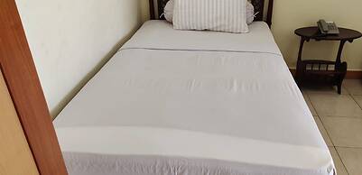 OYO 92224 Hotel Tris