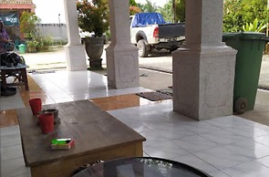 OYO 92224 Hotel Tris