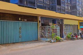 SPOT ON 92360 Penginapan ReniNearMall Nagoya Hill