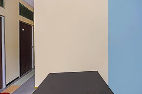 SPOT ON 92360 Penginapan ReniNearMall Nagoya Hill