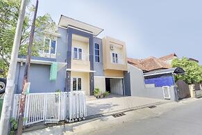 Capital O 3971 Griya Loka Syariah 1 Sampangan