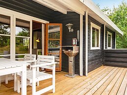 6 Person Holiday Home in Henne-by Traum