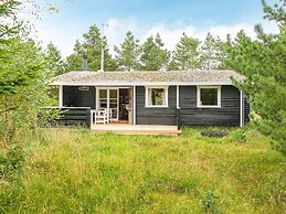 6 Person Holiday Home in Henne-by Traum