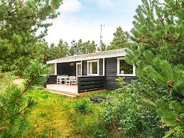 6 Person Holiday Home in Henne-by Traum