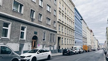 Space One Vienna - Sleeps 8 - Affordable & Central