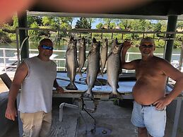 Manistee Inn & Marina