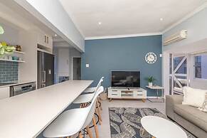 Stylish and Central 1 BD in Green Point